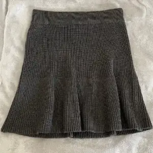 Säljer denna kjol från Zara! Frakt tillkommer! (Inte min bild, för egna bilder skriv PM)❤️ 