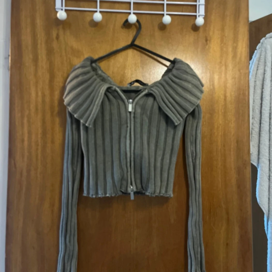 Tröja (off shoulder)