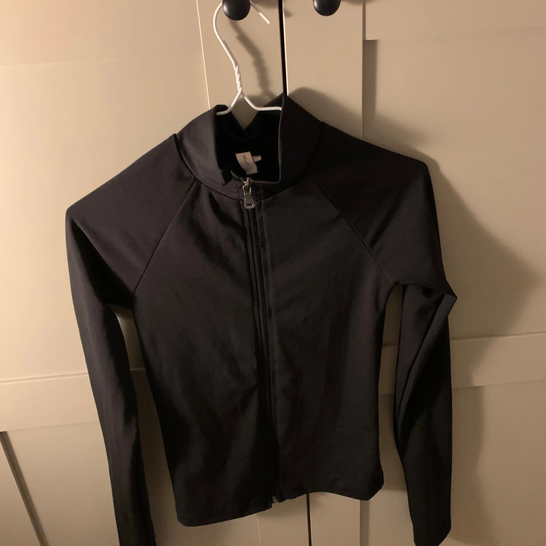 Svart träningströja