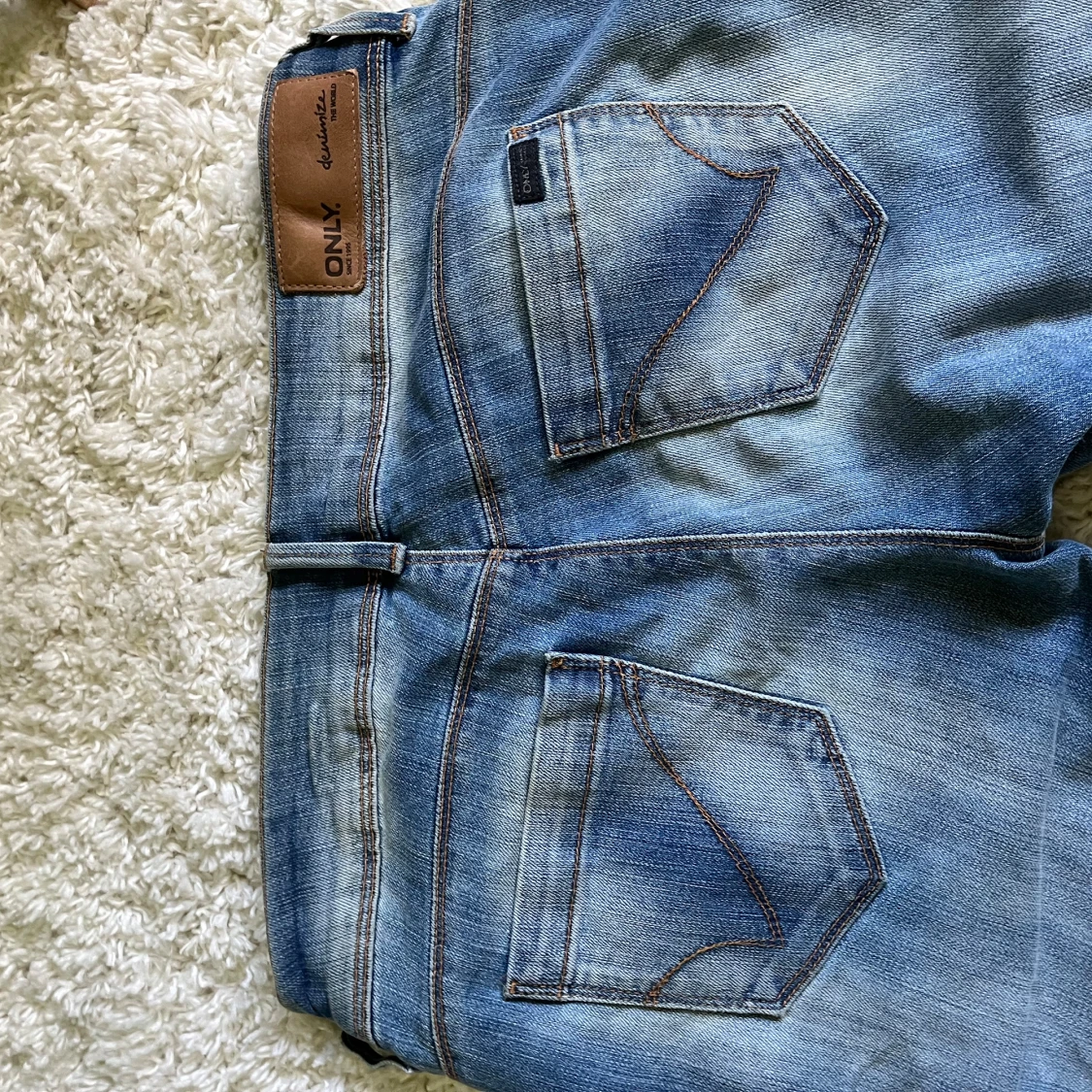 lågmidjade bootcut jeans  - 93