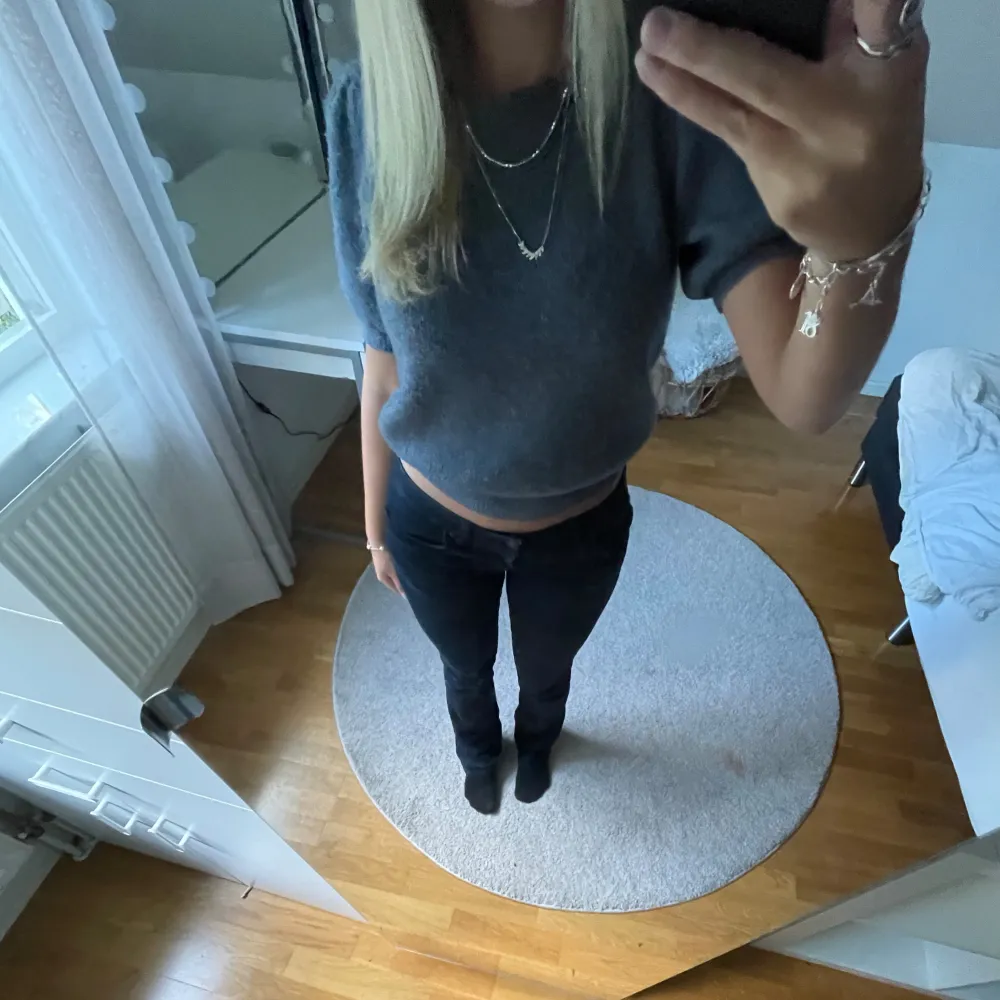 Stickad tröja från vero moda🩷. Neuleet.