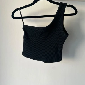 One shoulder linne - One shoulder linne från Shein! Använd 