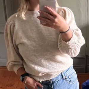 Tröja i beige - Fin tröja i beige😍 Storlek M från Kappahl.