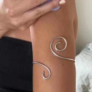 Spiral armband - Egengjort spiral-armband, går att justera efter frågor. Går bra att skicka prisförslag 🫶🏻