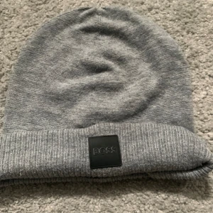 Hugo boss mössa  - helt ny boss mössa nypris 500