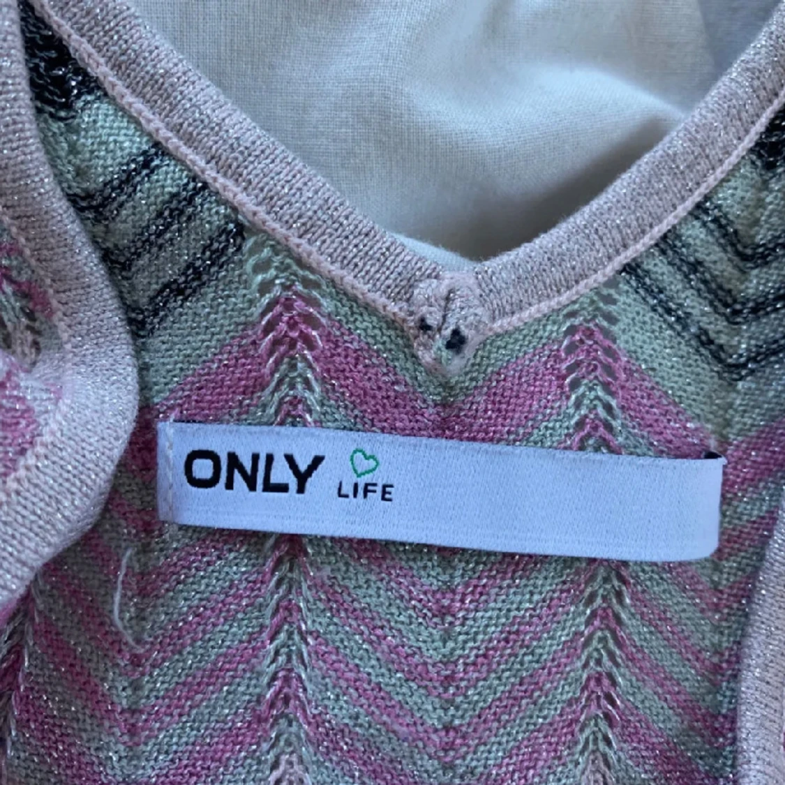 Mönstrad stickad topp från ONLY - 90