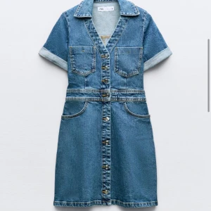 Jeans klänning - !!Intressekoll!! Slutsåld jeans klänning ifrån zara i ett mycket bra skick.