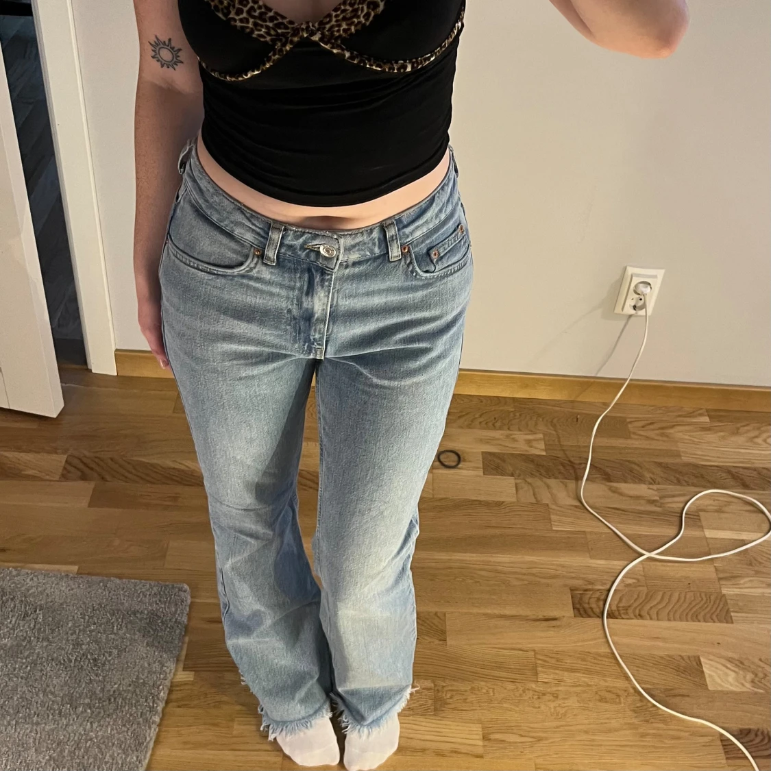 Midwaisted ljusblå Jeans - 2