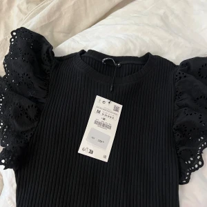 Topp  - Topp från zara, aldrig använd 💕