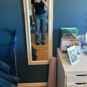 Lågmidjade bootcut jeans - Nya lågmidjade bootcut jeans, halt nya, aldrig haft