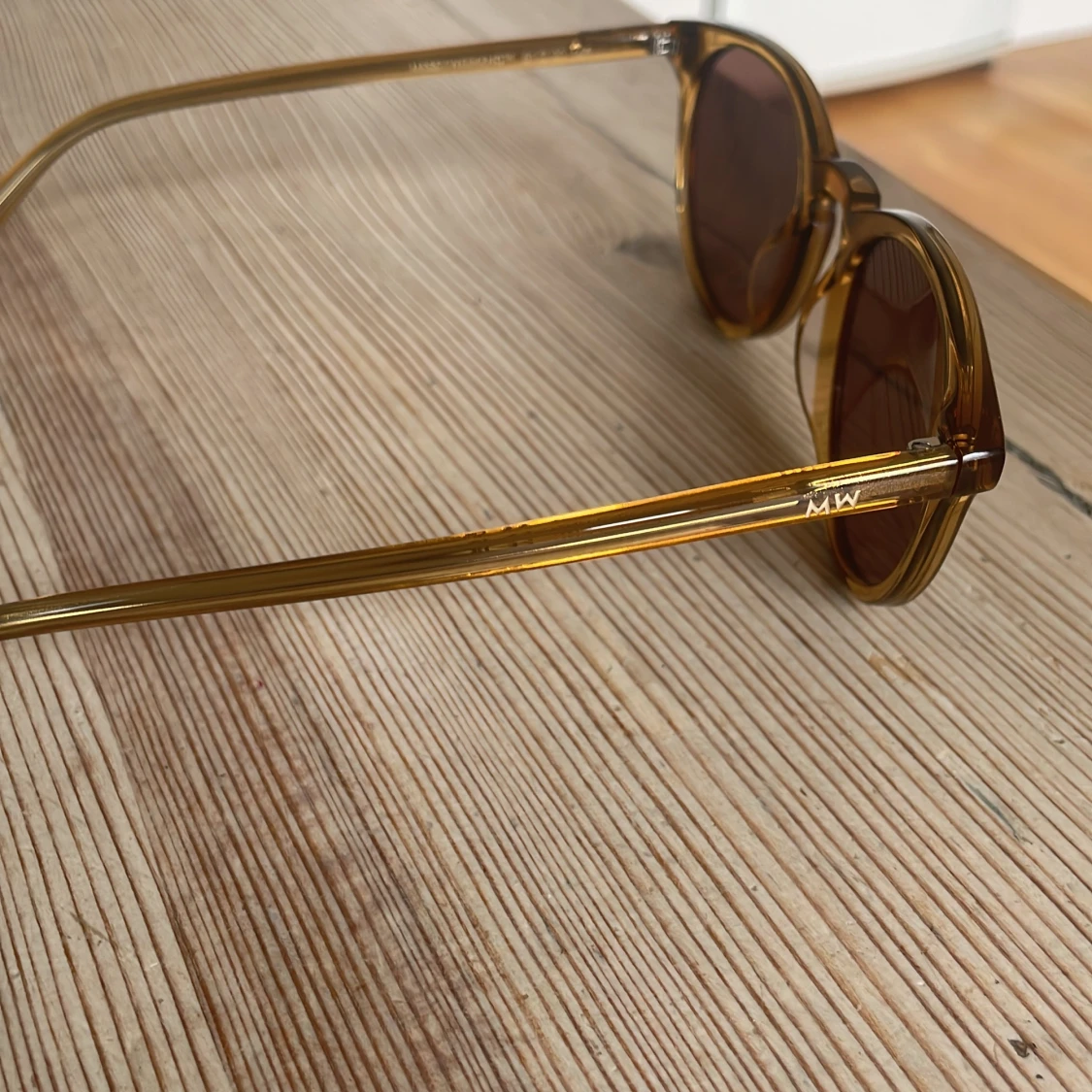 Solglasögon från MESSYWEELLEND - 90