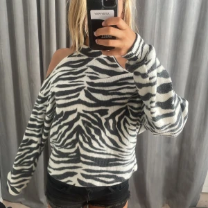 Zebra tröja - Jätte snygg zebra tröja från gina💕