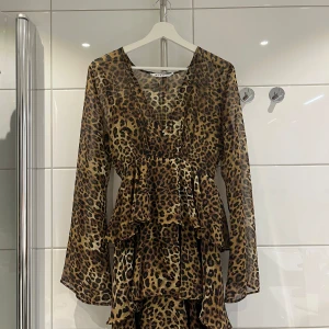 Leopard klänning - Leopard klänning från Nakd