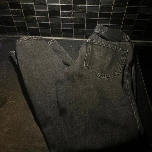 Vailent jeans  - Säljer dessa snygga jeans med regular pass form! Super snygg tvätt på jeansen! Pris går att diskutera! Skriv vid minsta fundering!! 