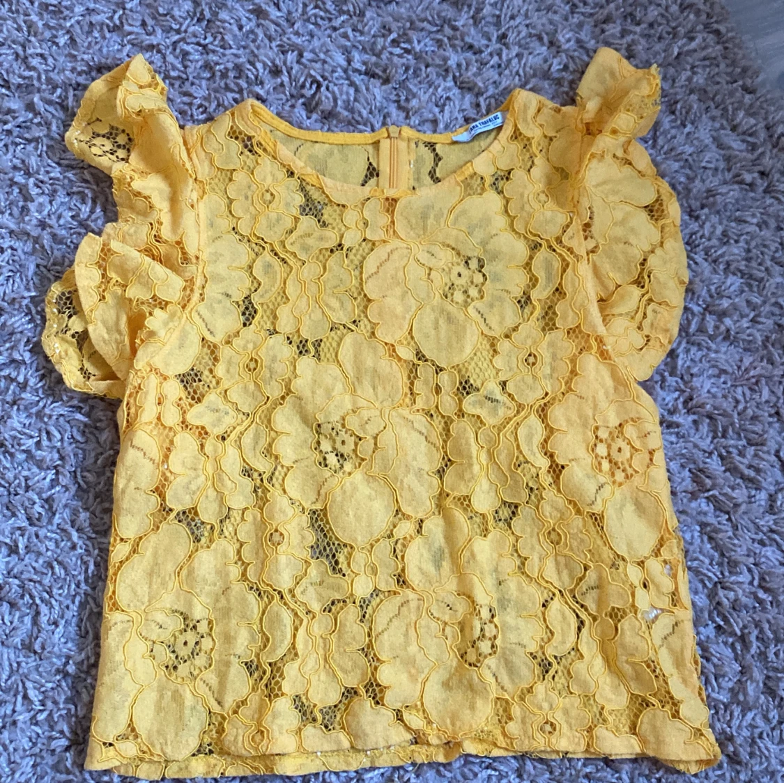 Gul spetsblus från Zara Trafaluc