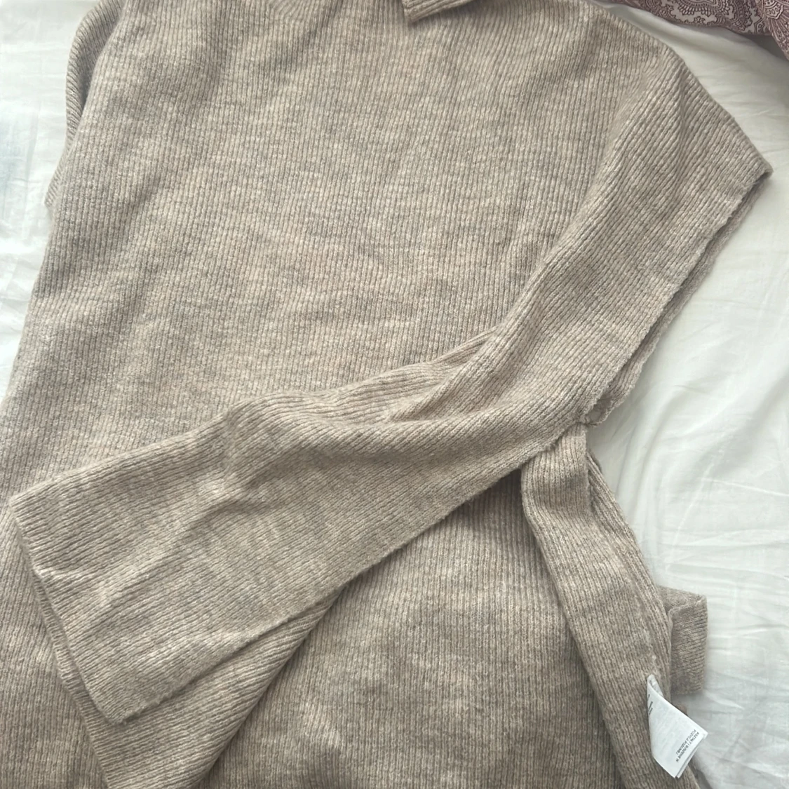 Beige stickad tröja från Kappahl - 92