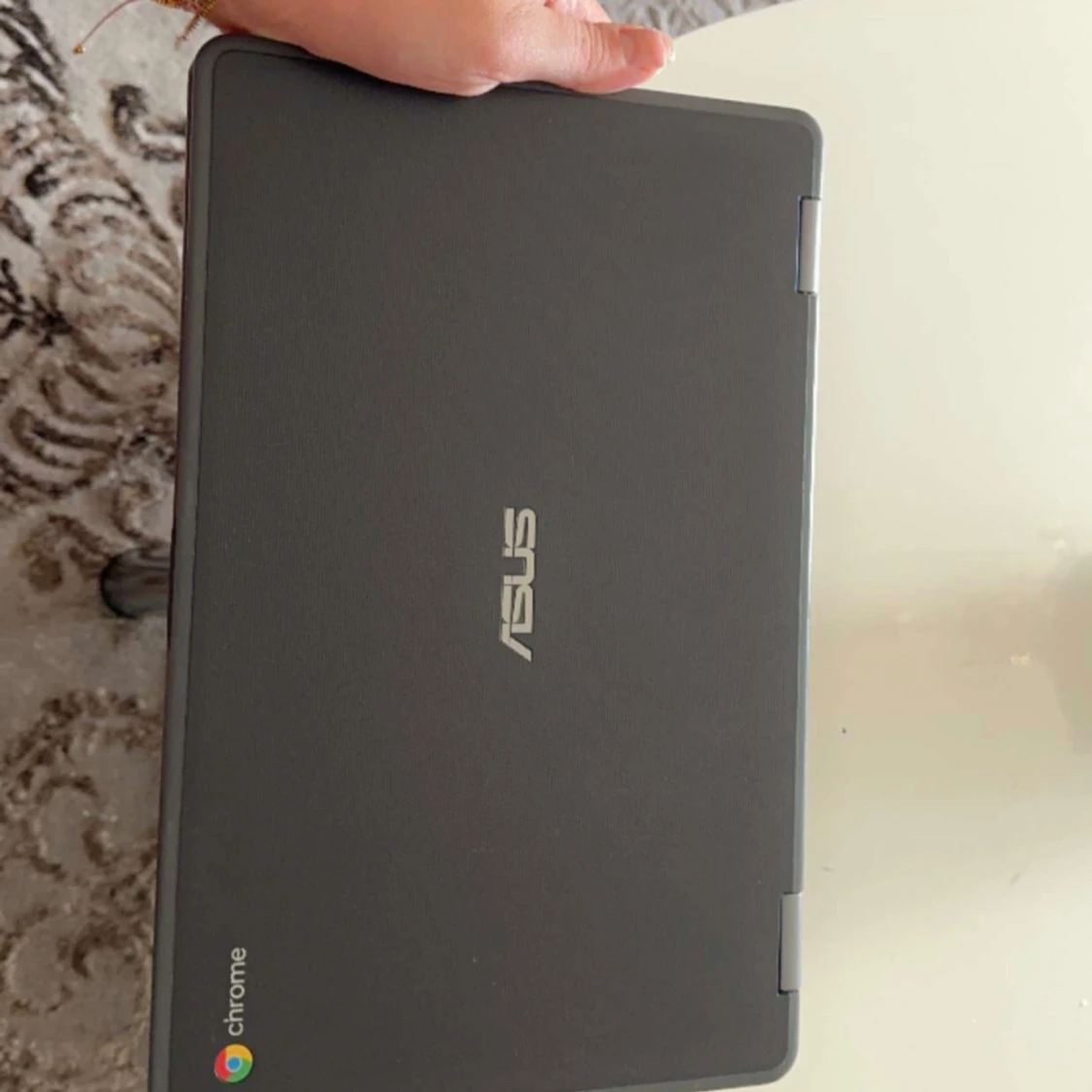 Asus dator 13’ - 28
