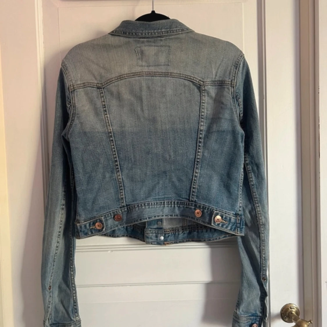 Ljusblå jeansjacka från Jacket - 92