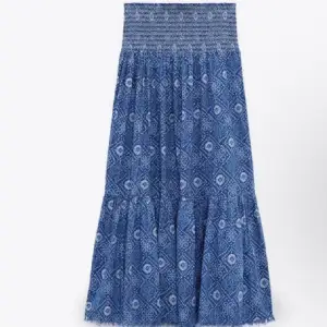 Jag tror att jag vill sälja denna otroligt snygga somriga kjol som jag köpt från zara 💙storlek M/S