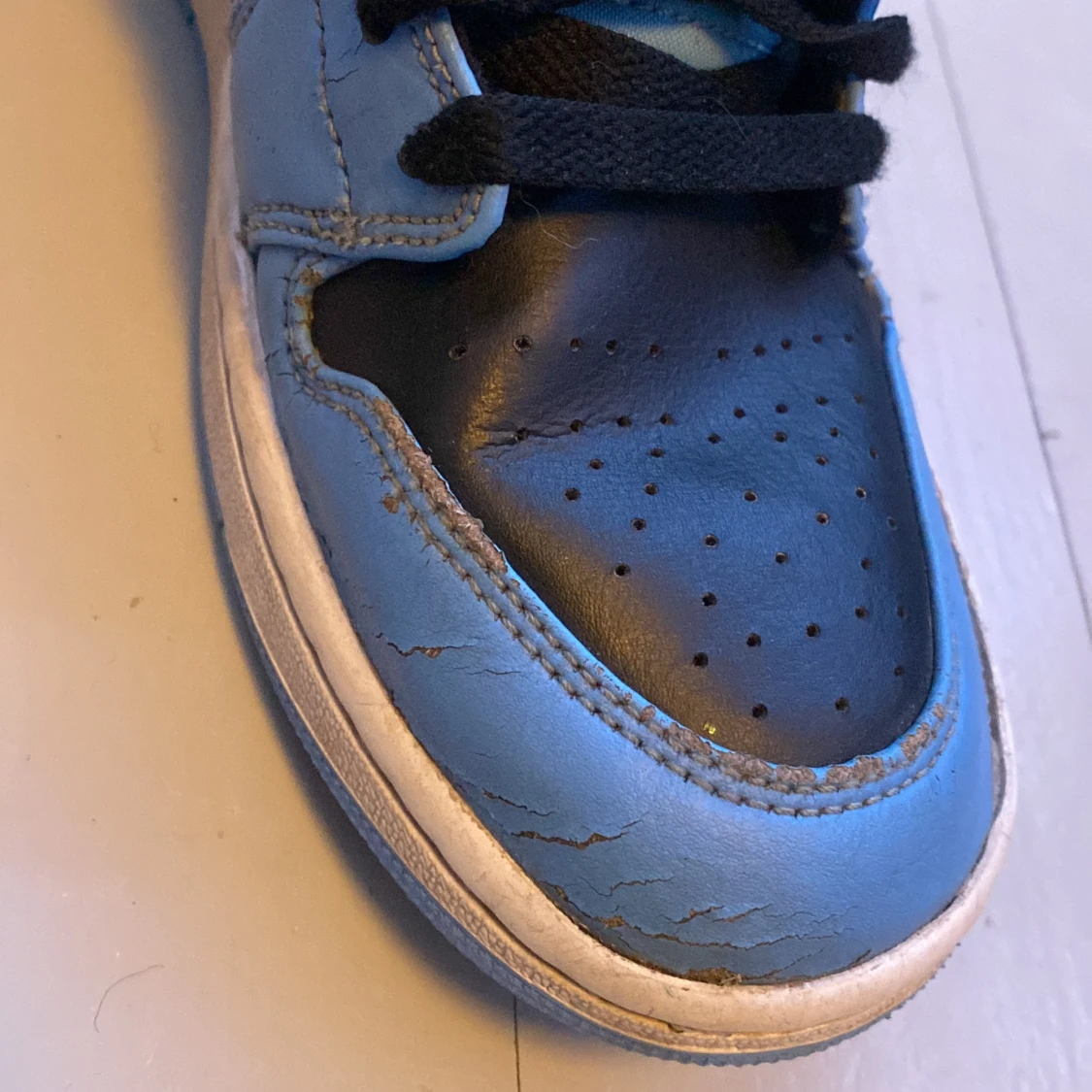 Nike Jordan 1 Mid svart/ljus blå  - 93