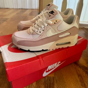 Nike air Max sneakers  - 37,5, nya i förpackning! Endast prövade! 