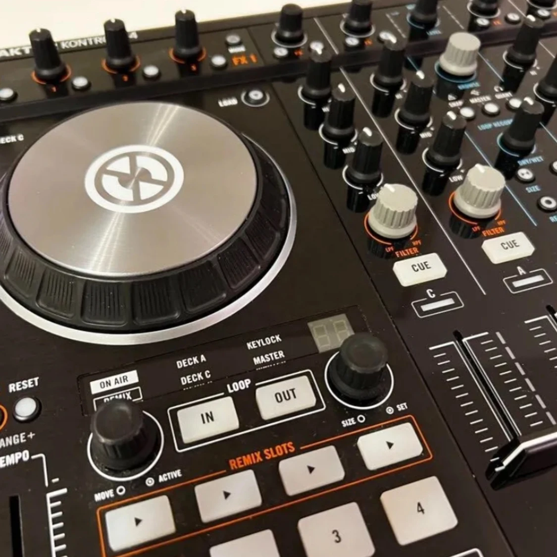 Native Instrument Traktor Kontrol S4 MK2 DJ Controller  - 90