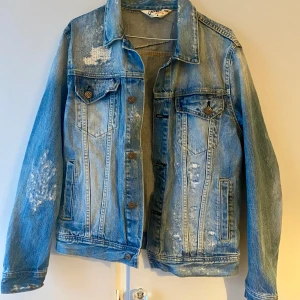 Jeansjacka Crocker  - Jackan är i nyskick 