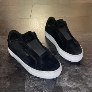 Clean 360 laceless sneaker  - har inte använt dom så mycket då skorna inte är min stil och därav priset. Skriv för fler bilder på skorna 