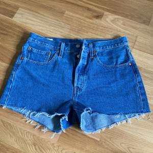 Jeans shorts från Levis modell 501 Aldrig använda men utan prislapp 