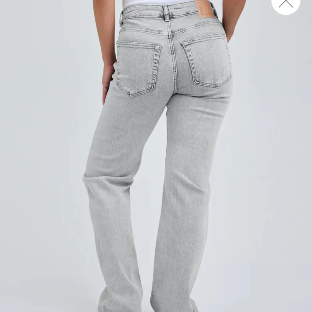 Mid waist jeans storlek 27/32 Nypris 699 mitt pris 450 Som nya💕. Jeans & Byxor.