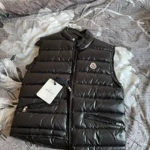 Riktig fin moncler vest inför sommarn