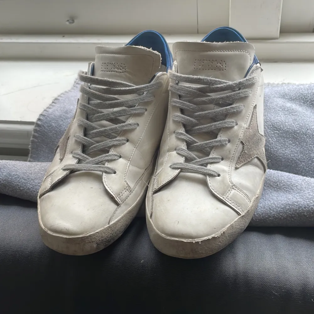 Strl 43 golden goose som jag vill byta för att jag diggar inte de längre så mycket. Bra skick. Kengät.