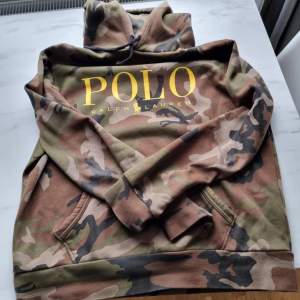 En Polo Ralph Lauren hoodie som inte går att få tag på längre. Strl M  