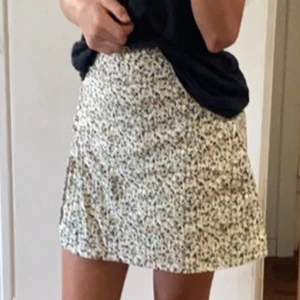 Kjol  - Världens gulligaste kjol som tyvärr är för liten 