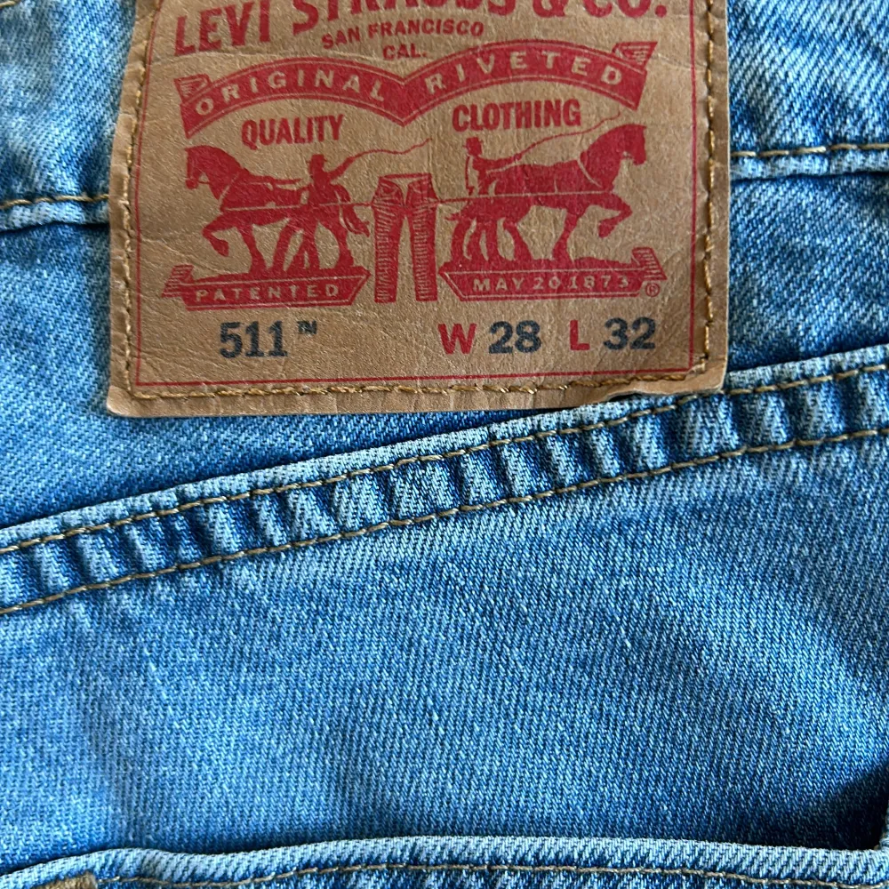 Rikrigt snygga slim Levis 511 skick 10/10 aldrig använda. . Jeans & Byxor.