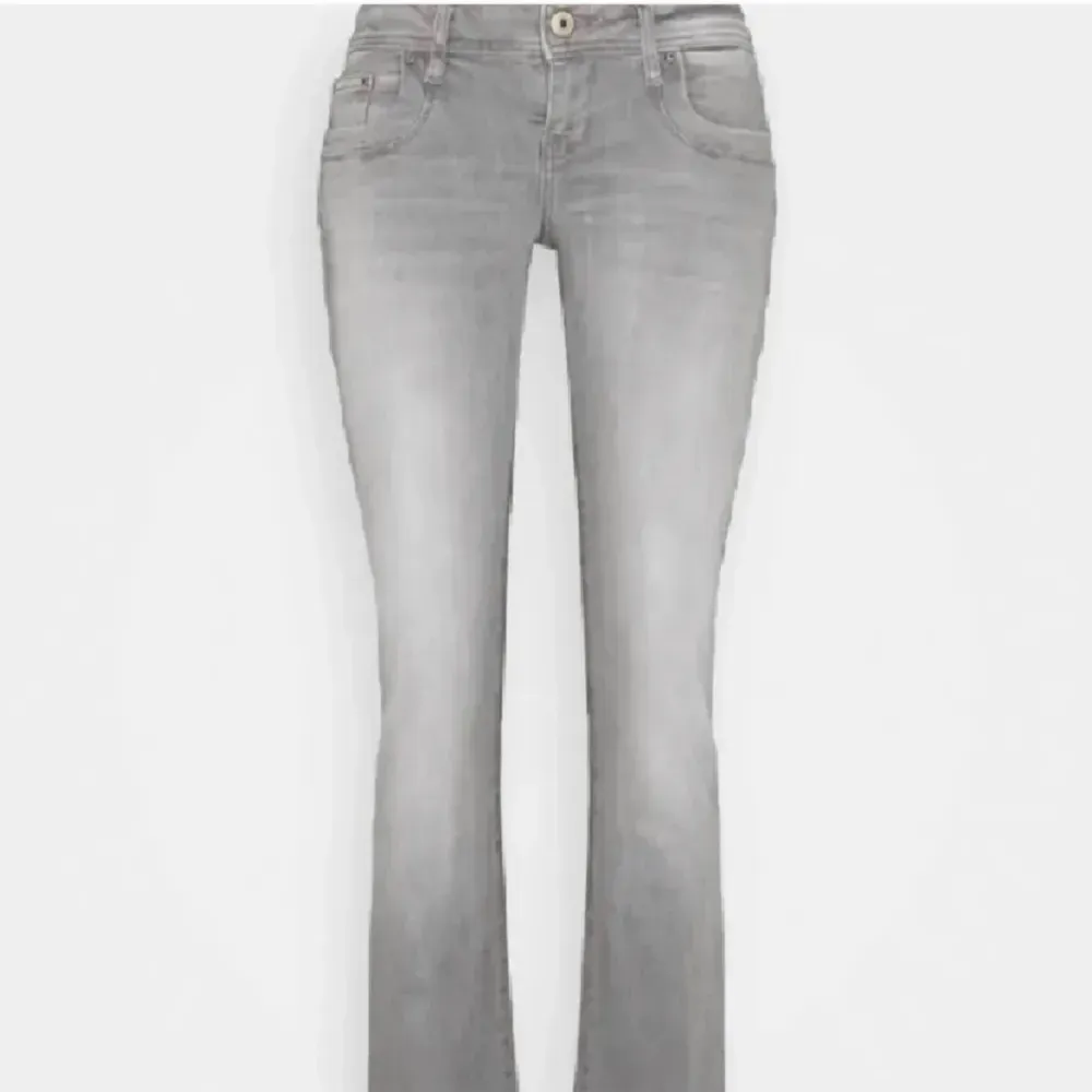 Ltb valerie gråa jeans i 27/32. . Jeans & Byxor.