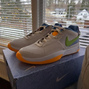 Ja 1 Family Trivia - Helt nya Ja 1 som aldrig har använts. Fick i födelsedagspresent men var för små.  Använder dessa i stl större och kan starkt rekommendera!