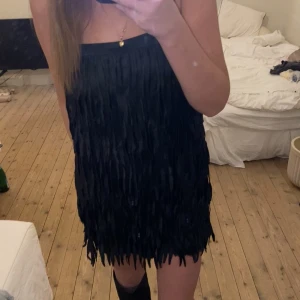 Klänning med fransar - Jättefin klänning 