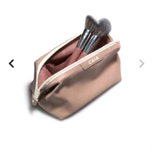 Caia makeupbag - Säljer denna Caia sminkväskan, kvaliten är som ny. 