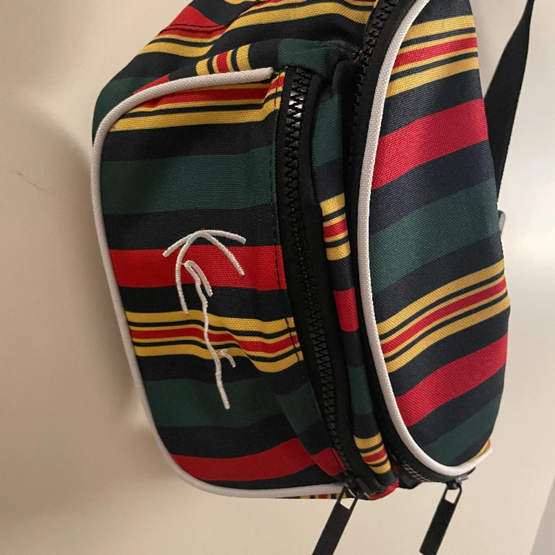 Karl Kani Beltesväska 