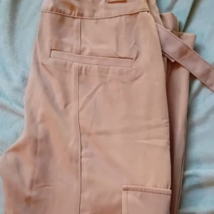 Cargo byxa  - Nytt utan prislapp.  Endast provat.  Liten för mig. 