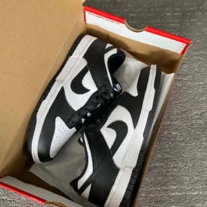 Panda low dunks - Helt nya, endast testad på. Endast seriösa köpare skriv. 