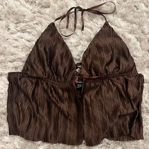 Topp - Brun tunn topp från shein som sitter jättebra på. 