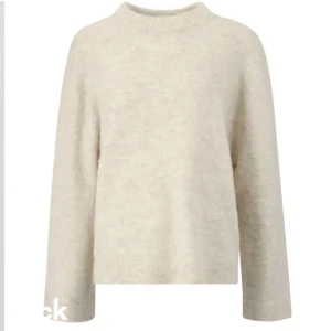 Stickad tröja  - Säljer denna stickade tröja från Gina. Aldrig använd. Nypris 400 