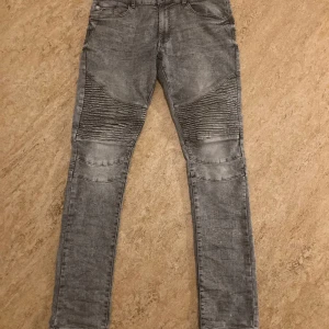 Snygga jeans  - Märke indicode  Bra skick