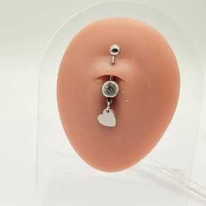 Handgjorda navel piercing belly  - Unik handgjorda navel piercing belly. Material-rostfritt stål ,70kr