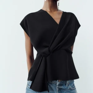 Zara blus - Helt ny blus från zara, oanvänd med lapp kvar. 🩷