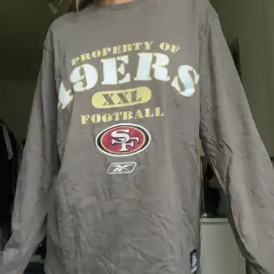 San Francisco 49ers tröja från reebok. :) 