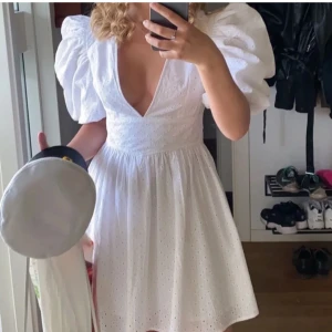 student klänning  - Amanda strand kollektion med nakd storlek xs