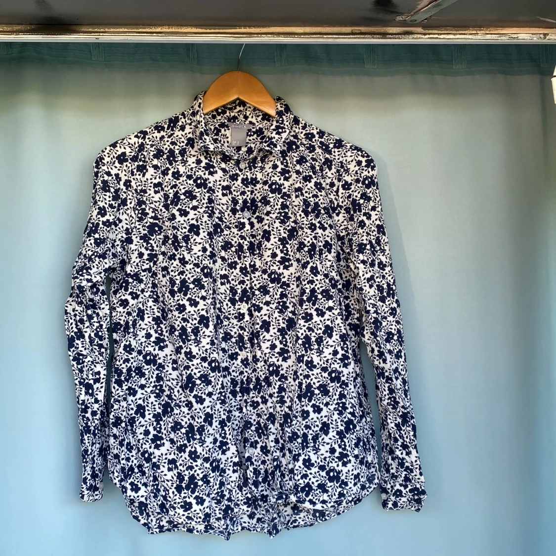 Blommig långärmad blus